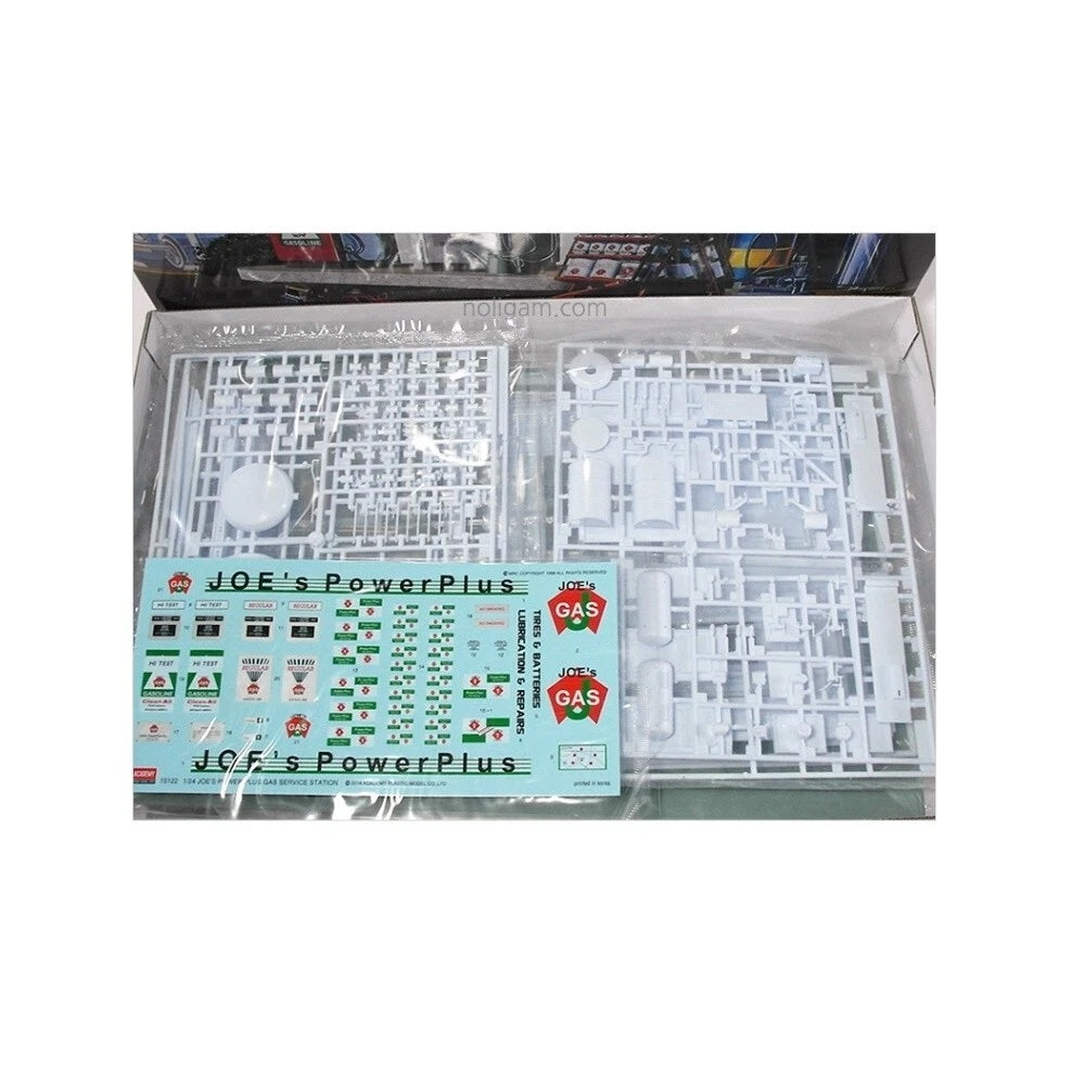 Plastic model kit for Joe's Power Plus Service Station, 1:24 scale, includes detailed components and decals.